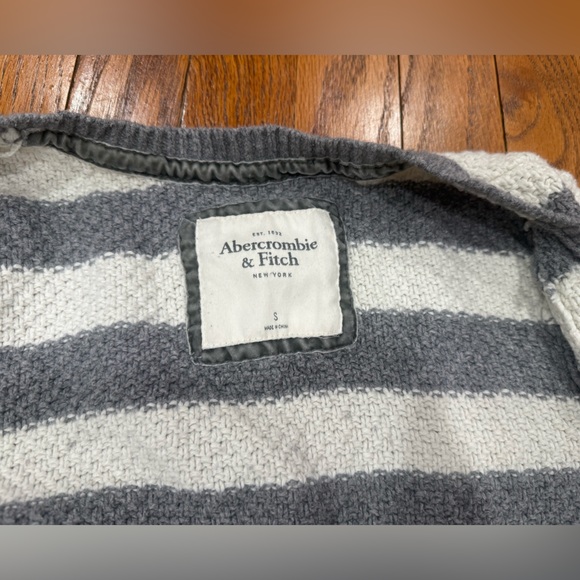 Y2K Abercrombie & Fitch Grey White Striped Cotton Angora Cardigan Sweater Small - Picture 4 of 10
